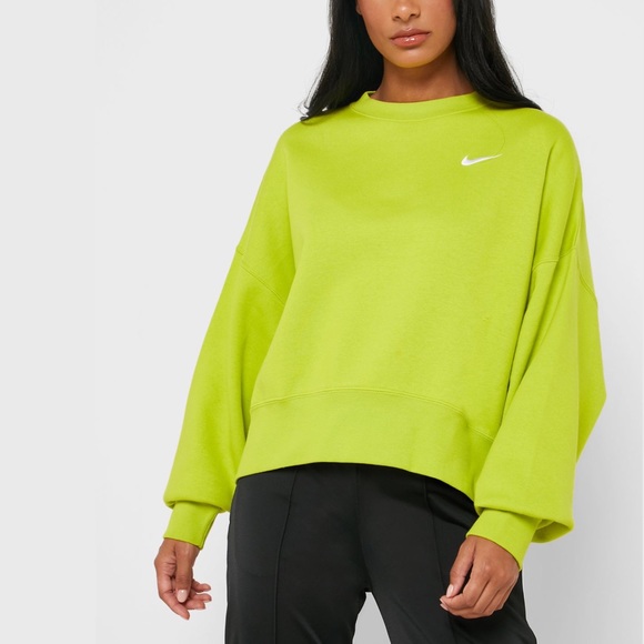 nike mini swoosh oversized cropped sweatshirt in green